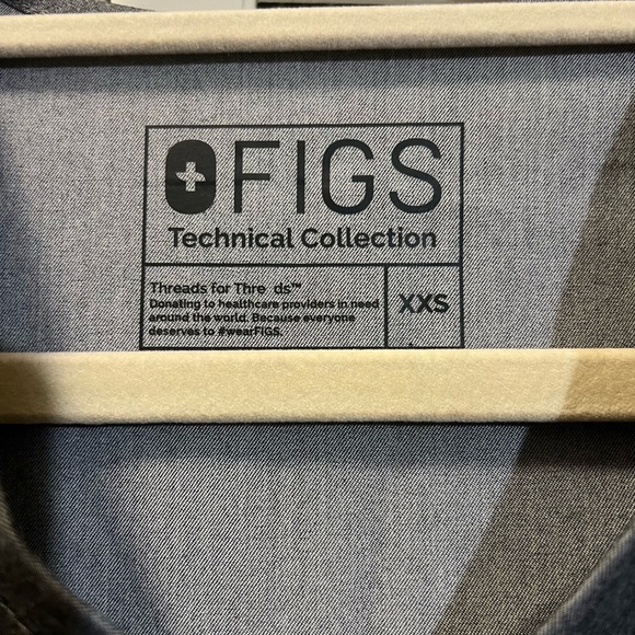 Figs Casma Three-Pocket Scrub Top FW1100 Graphite - Picture 7 of 10